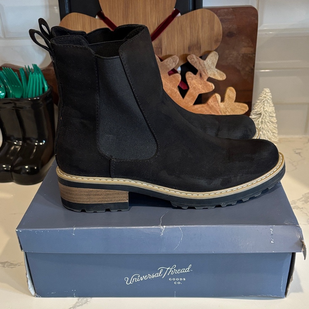 Universal Thread Women's Black Ankle Booties
